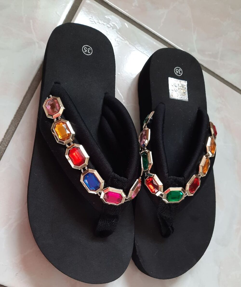 Sandales - tongs noire bijoux - P 35 - plage - piscine Chaussures