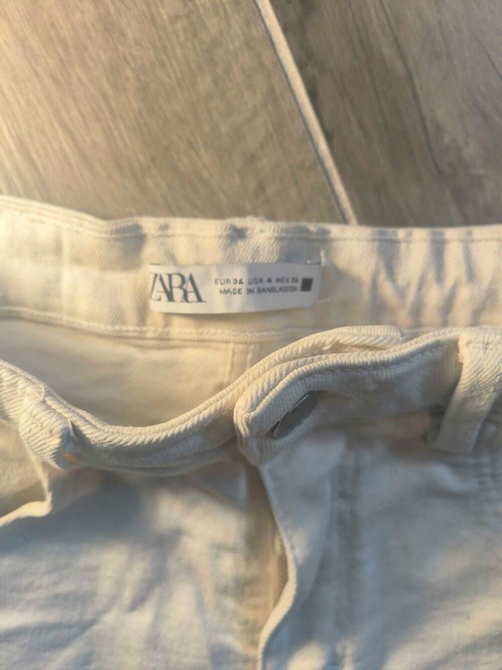 €‹Short en Jean Raccourci Cut-Off Zara (Blanc Cass&eacute; / Ecru) Vêtements