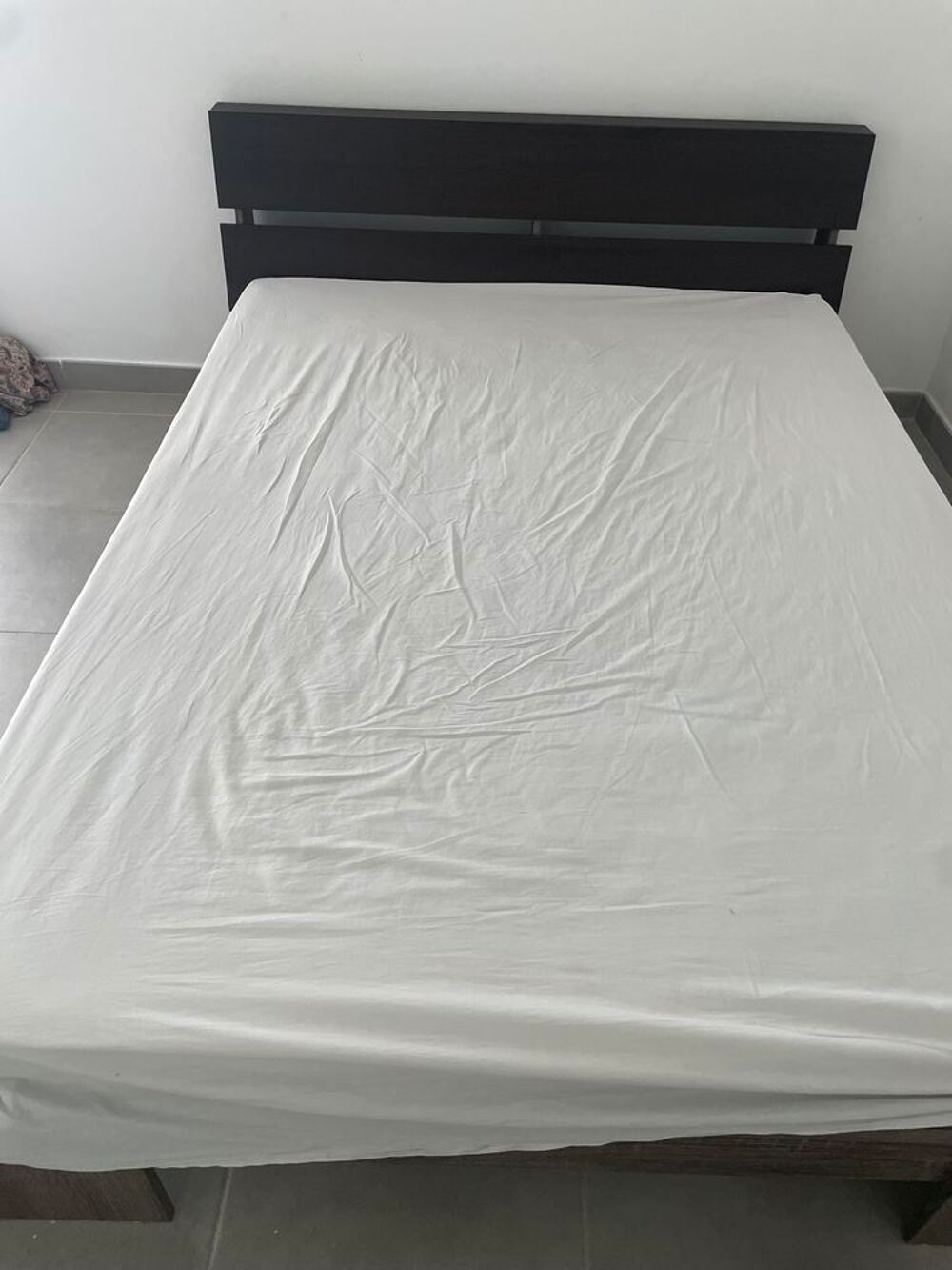 Lit (sans le matelas) Meubles