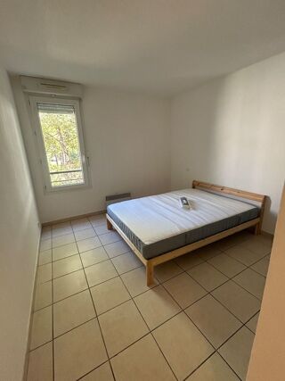  Appartement à louer 3 pièces 83 m²