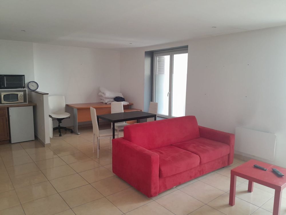 Location Appartement Grand Studio - Idéal étudiant/court séjour - VICHY Vichy
