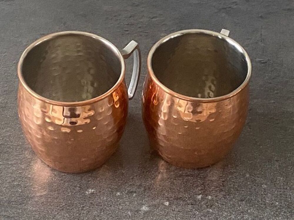 2 mugs Moscow Mule cuivre martel&eacute; Décoration