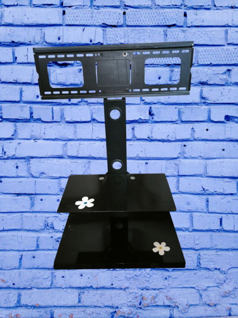 Support mural pour t�l�vision avec motifs floraux 30 Ch�renc�-le-H�ron (50)