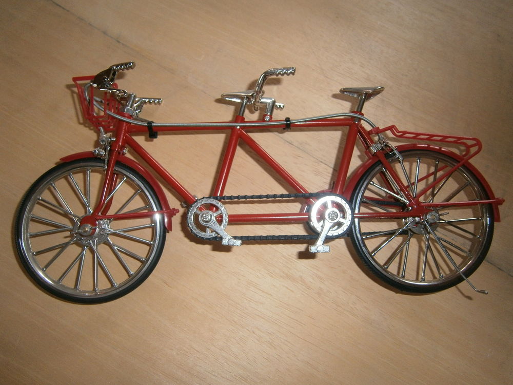BICYCLETTE TANDEM"DIE CASTMETAL" 