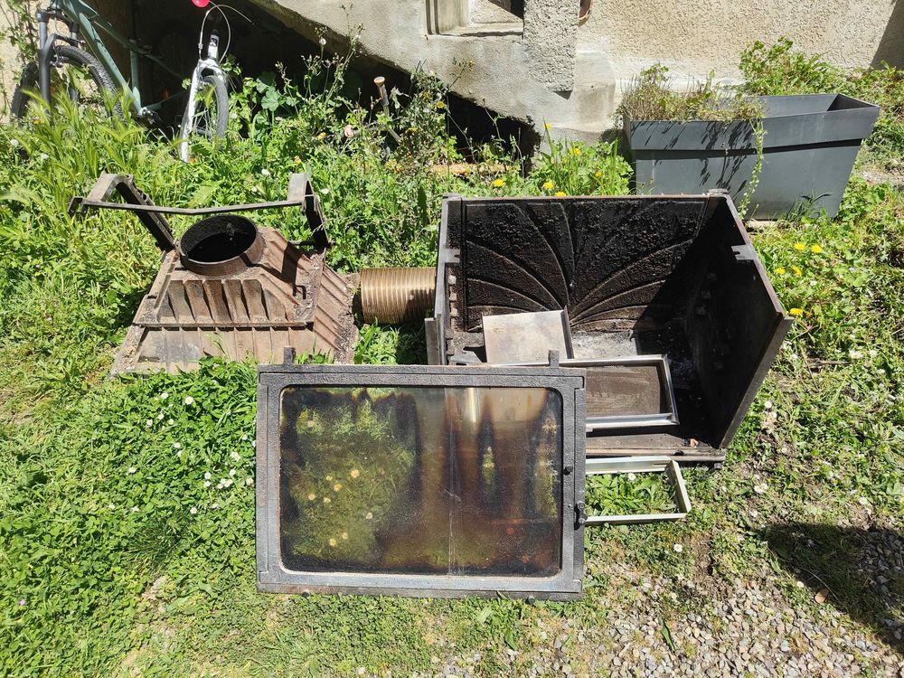 Insert chemin&eacute;e en fonte Meubles
