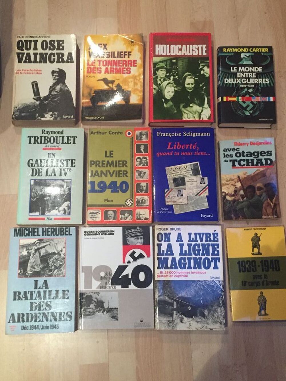 Lot de 12 Livres guerre 39/45 et tchad Livres et BD