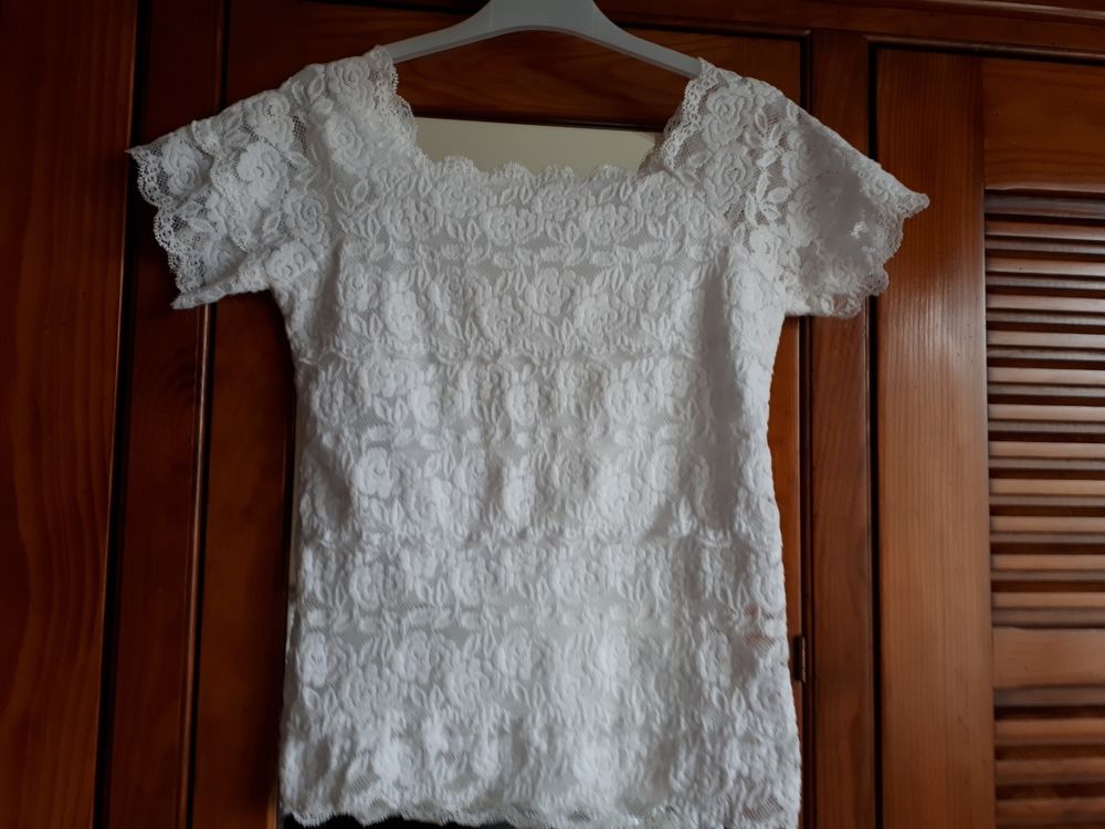 Beau top en dentelle - 38 - EXCELLENT &Eacute;TAT Vêtements
