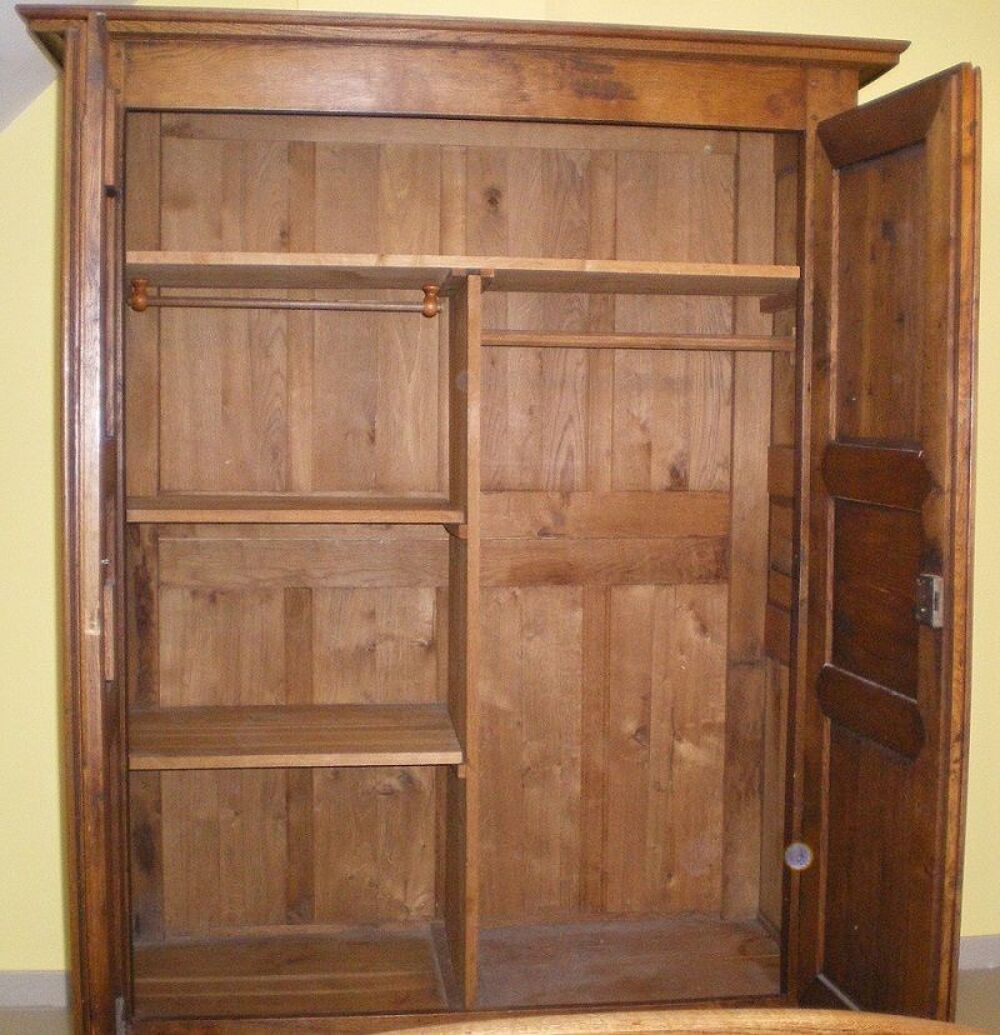 Armoire en cha&icirc;ne massif Meubles