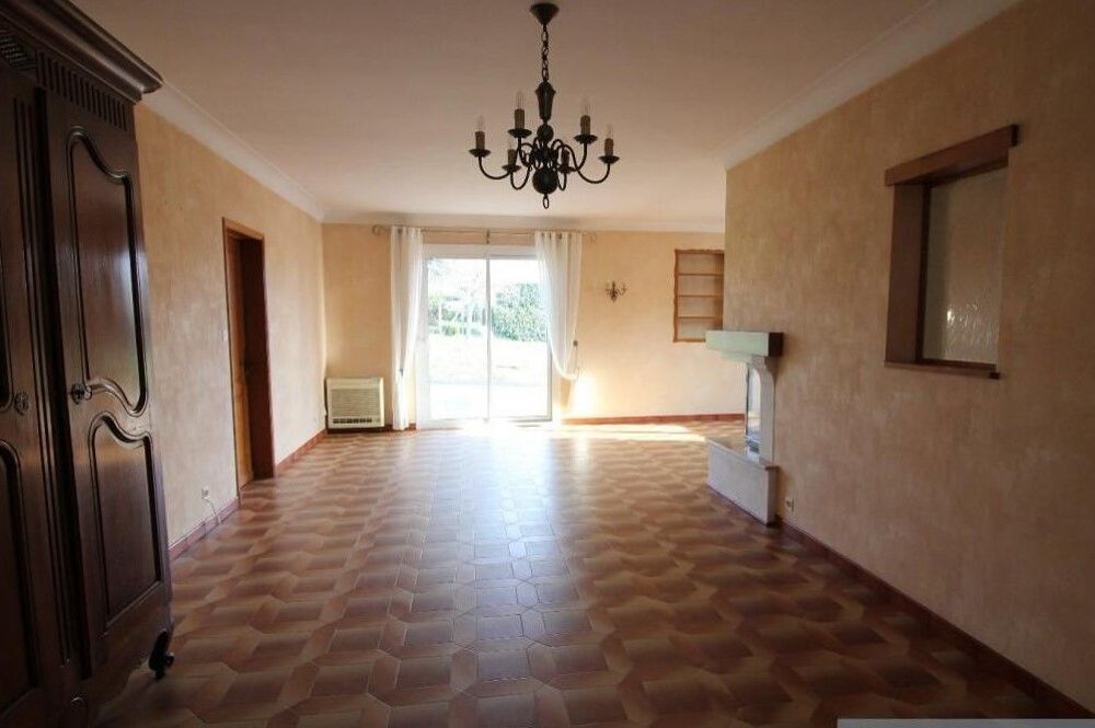 Vente Maison Maison de plain pied , Centre village , garage, terrain clos Venerque