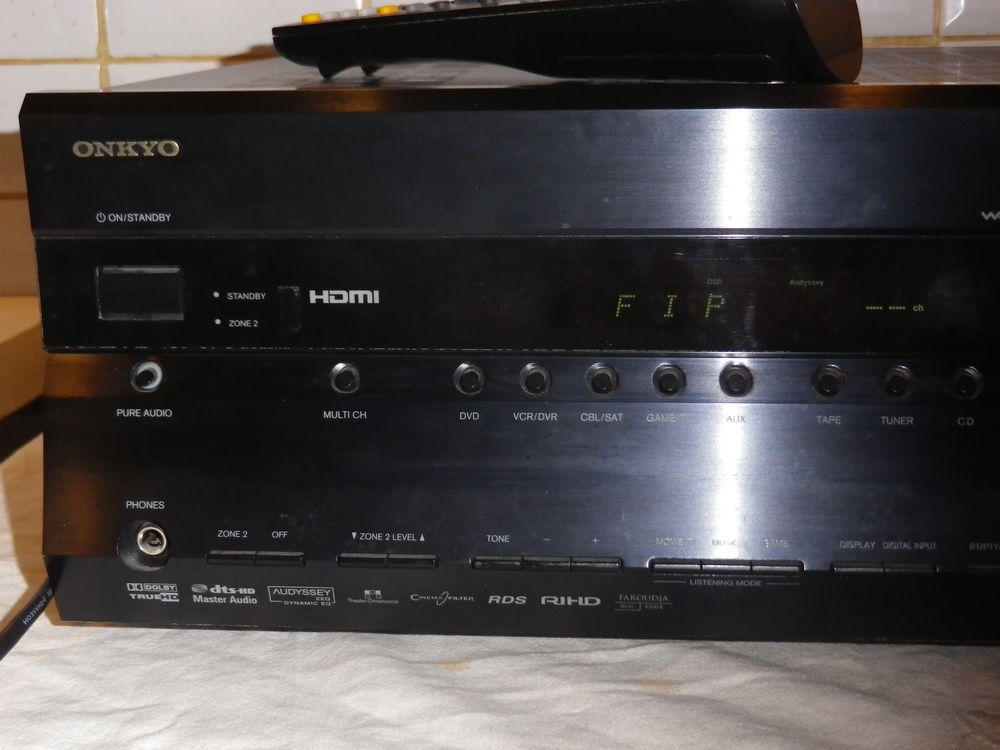 ONKYO TX - SR606 Ampli Tuner Audio Home Cin&eacute;ma&nbsp;
TELECOMMANDE Audio et hifi