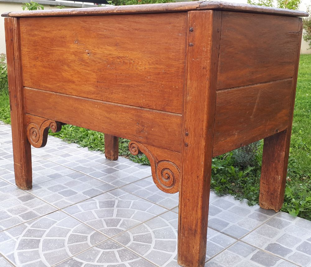 Meuble ancien COFFRE A GRAINS Meubles