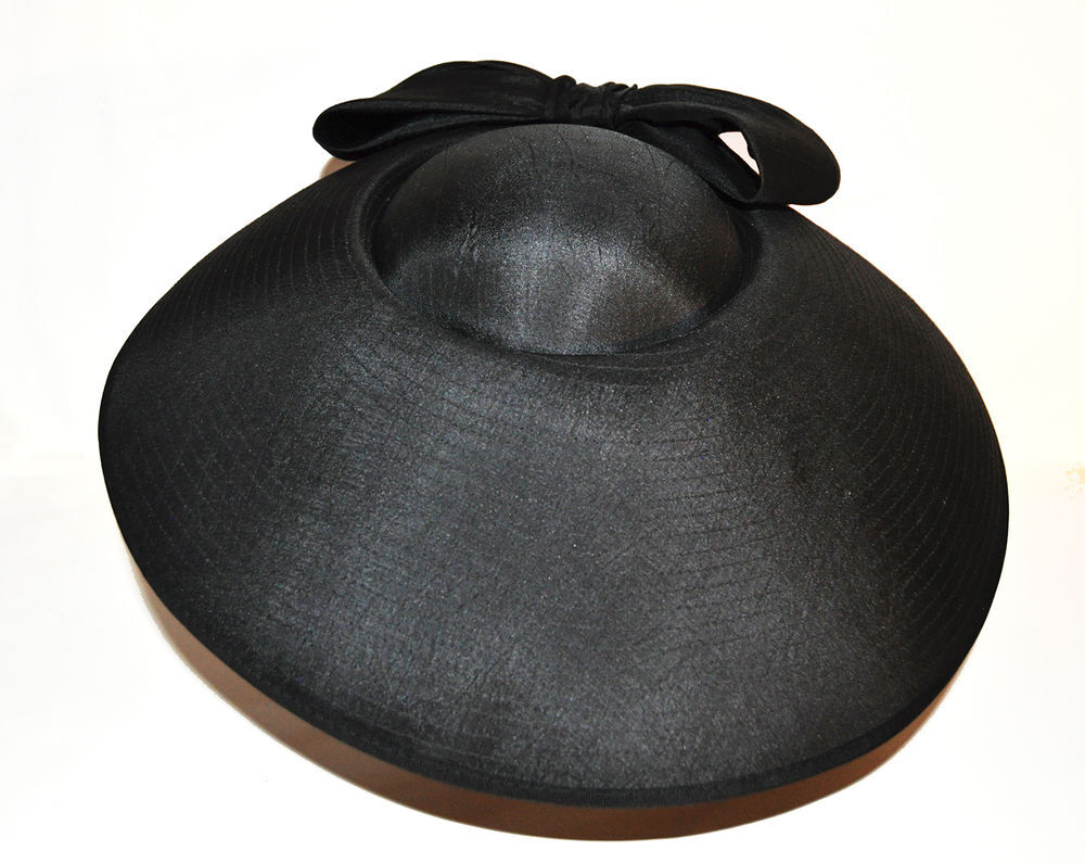 Chapeau femme haute couture noir, d&ocirc;me style 1930/19400 marq Vêtements