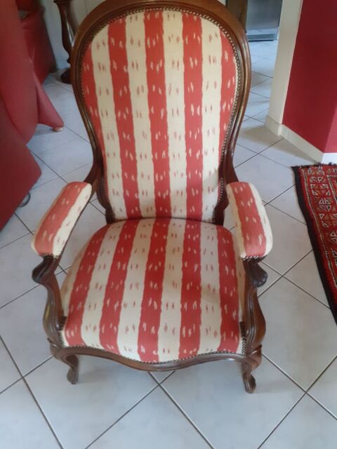 FAUTEUIL VOLTAIRE   OSSATURE BOIS   BIEN CAPITONNÉ Gujan-Mestras (33)