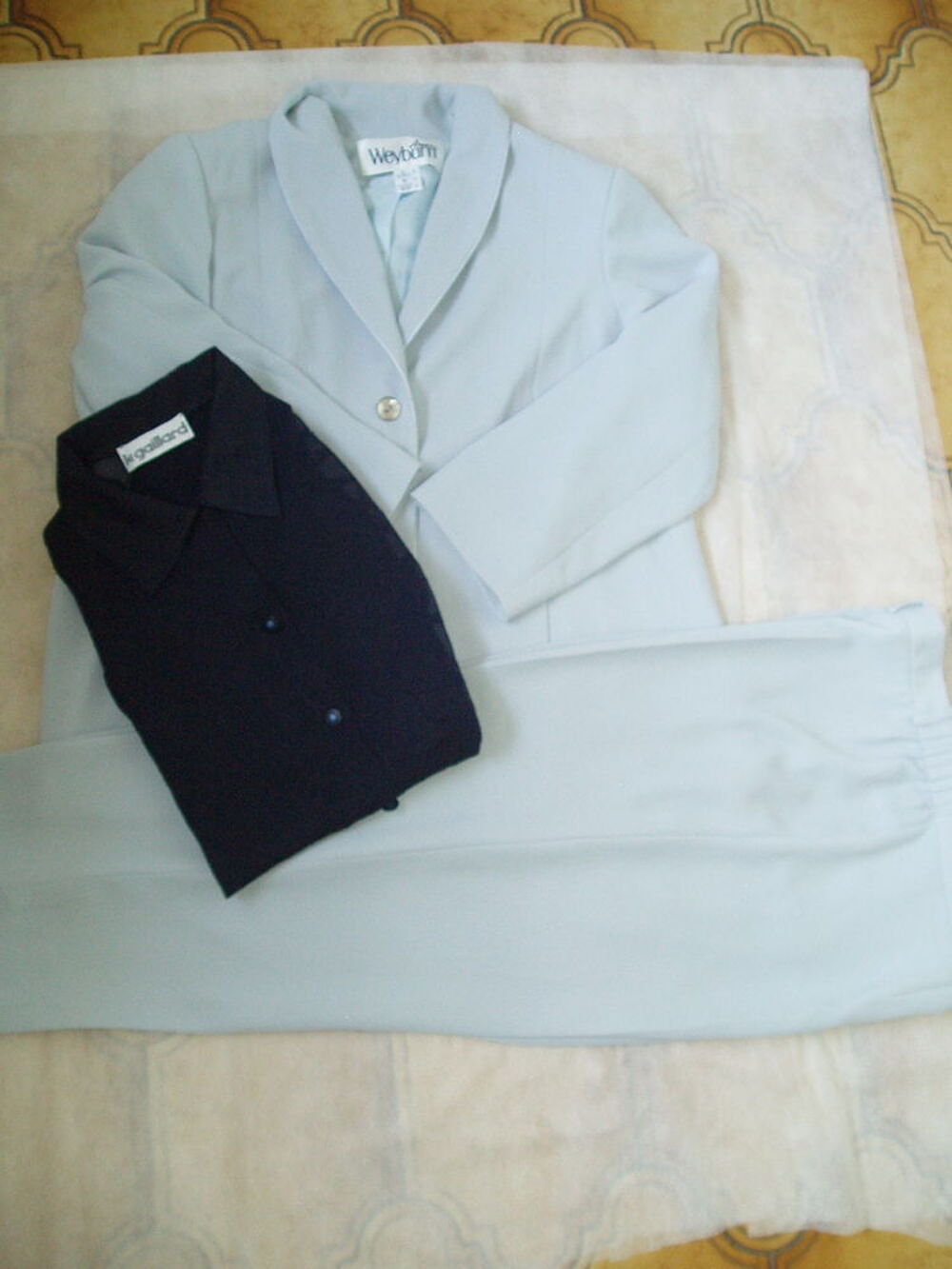 Vide-Dressing de Marques Femme T 48/50 Vêtements