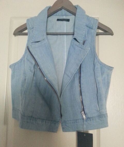 Beau gilet bol�ro veste femme jean denim neuf - T 40
12 Domart-en-Ponthieu (80)