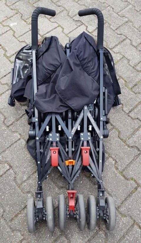 Poussette canne MacLaren noir 150 Paris 7 (75)