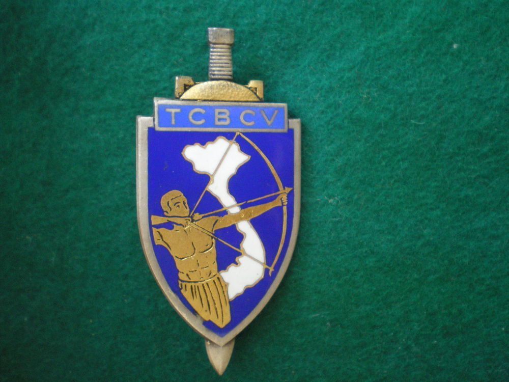 Insigne colonial T.C.B.C.N. Ecole des cadres CAI VON. 