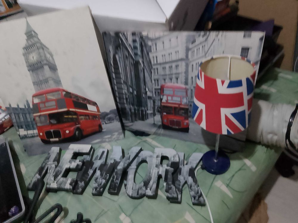 2 luminaires deco london. 
D�coration