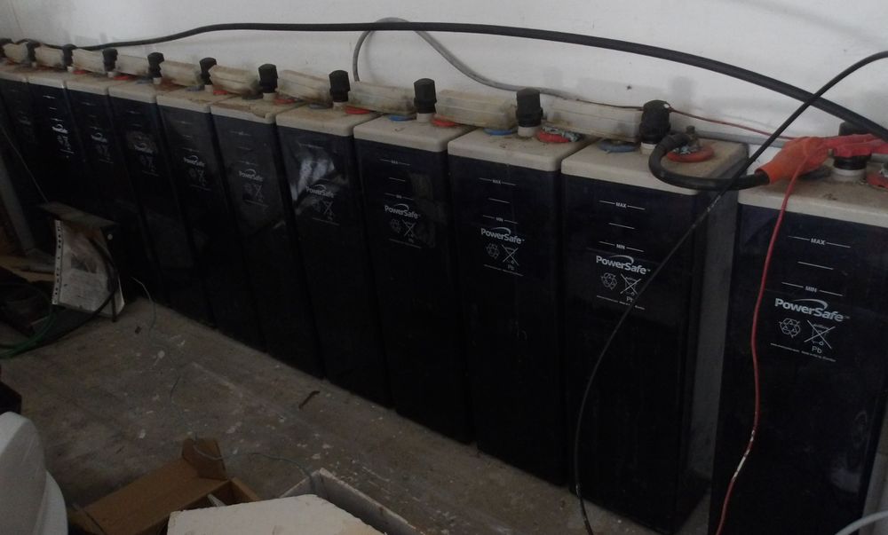batterie stationnaire 24V (12 &eacute;l&eacute;ments de 2V en 1800Ah Bricolage