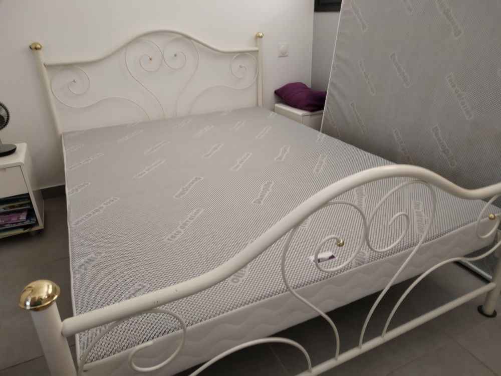 Lit en 140 avec sommier tapissier Meubles