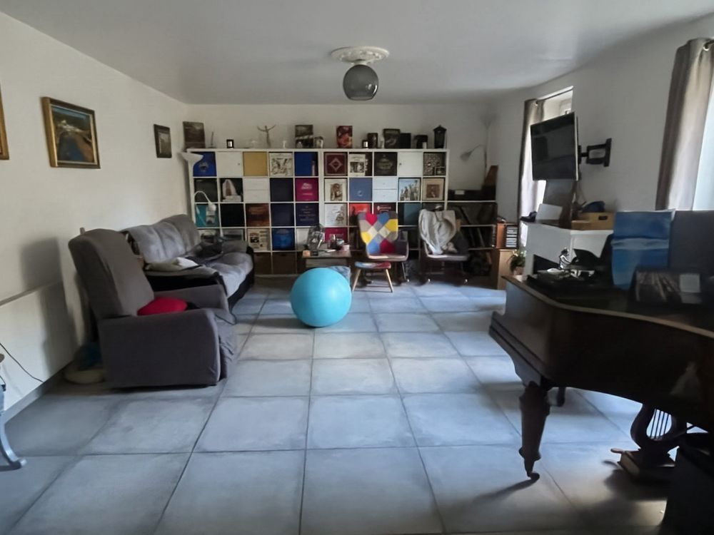 Vente Maison Maison 180 m2 proche commerces et écoles Saint-pierre-du-chemin