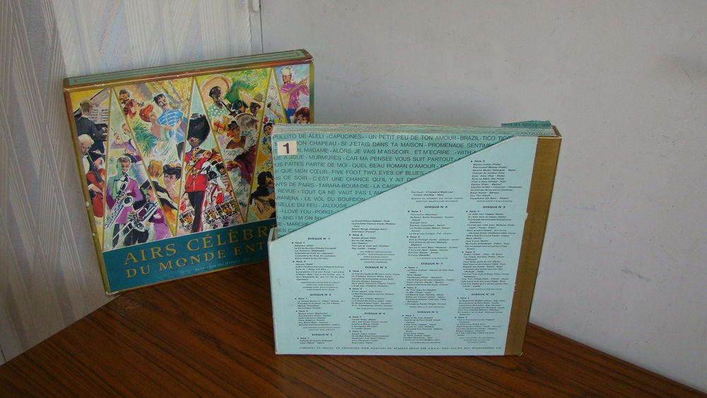 Coffret Airs c&eacute;l&egrave;bres du monde entier (10 vinyles) - 1960 CD et vinyles