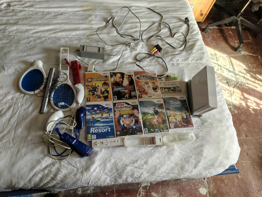 Wii avec ces accessoires Consoles et jeux vidéos