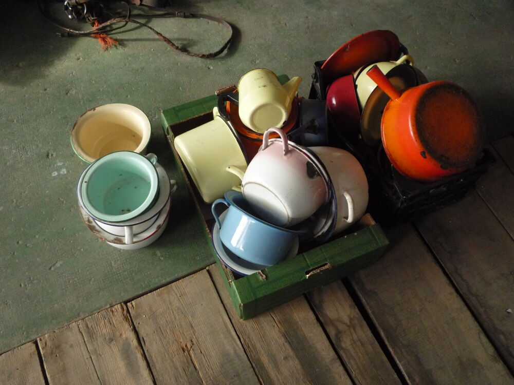 Lot &eacute;maill&eacute;e/casserole/pot de chambre(L)
Cuisine