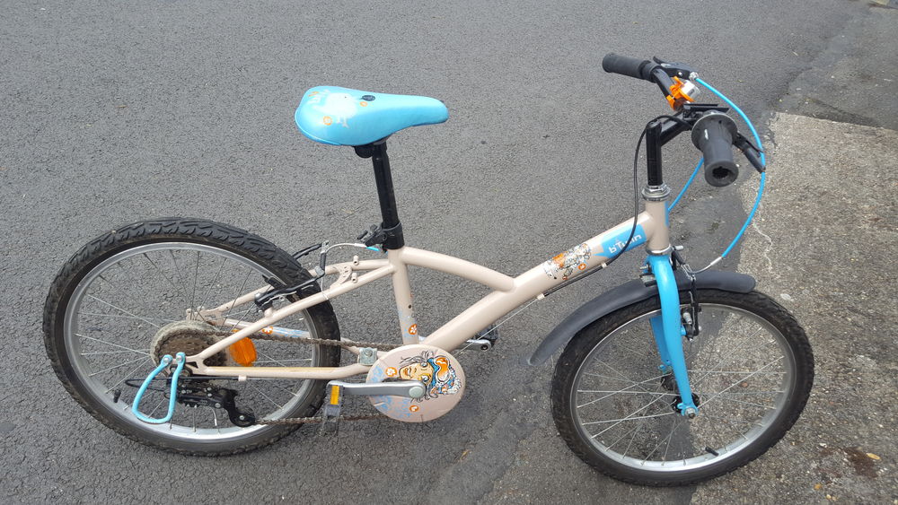 V&eacute;lo vendu dans l eta enfent 16 pousse Vélos