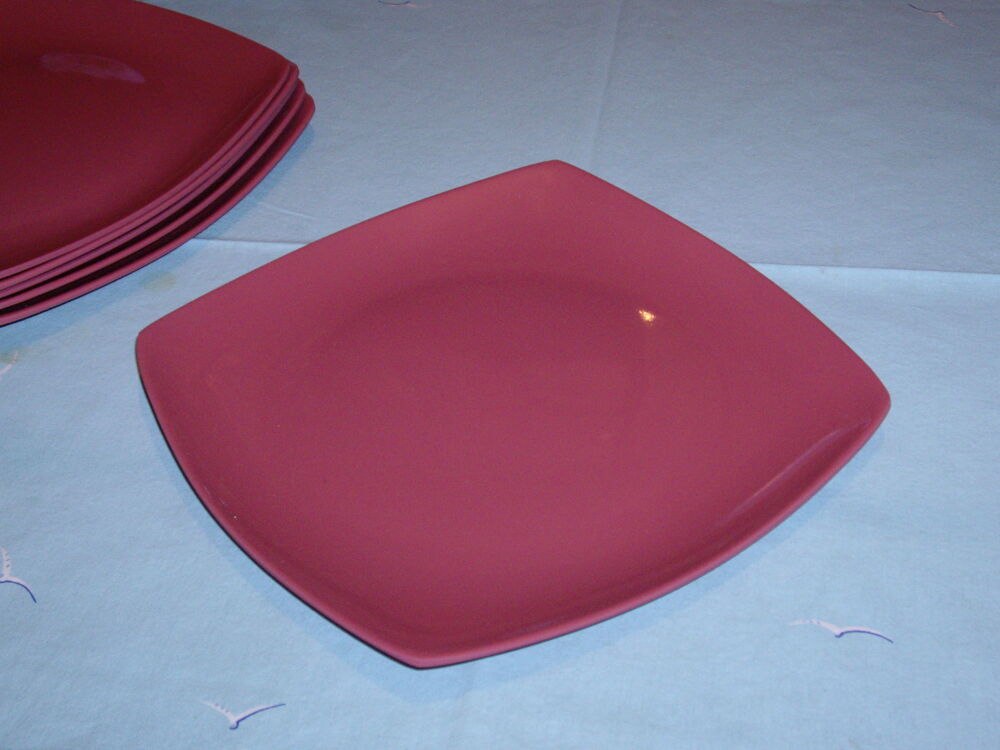 LOT 6 ASSIETTES VIEUX ROSE
EN PLASTIQUE Cuisine