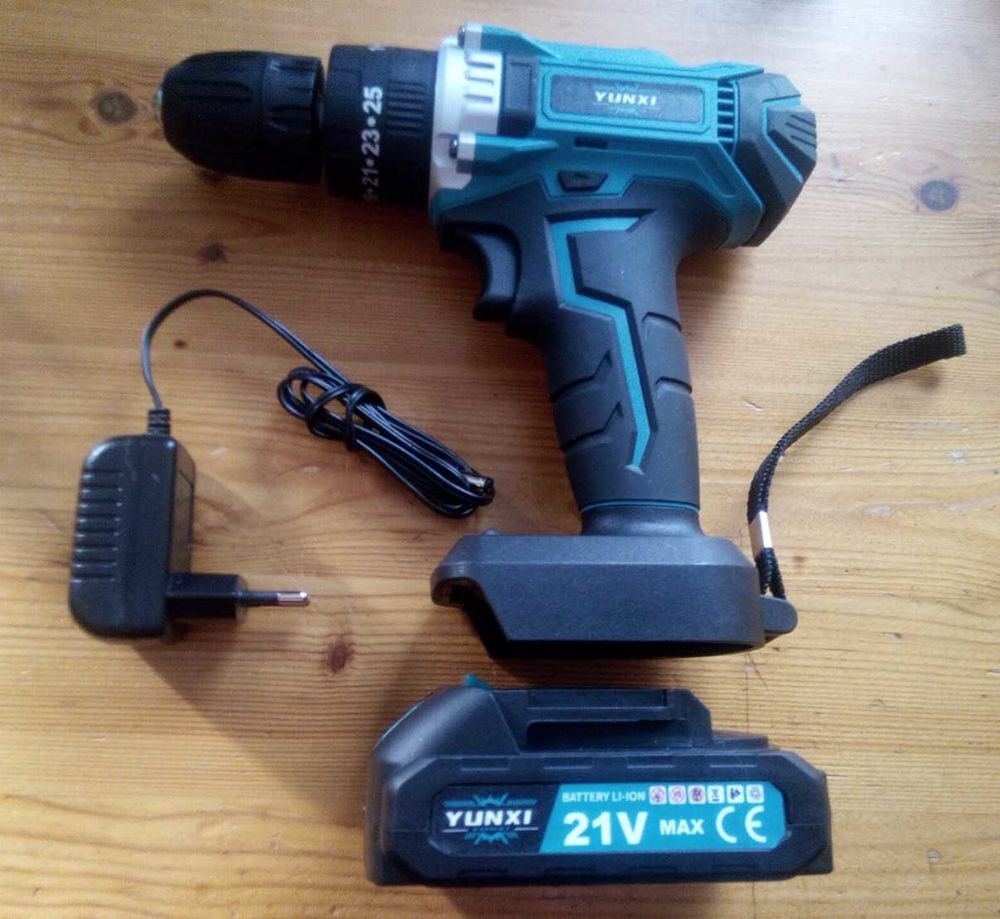 Visseuse-Perceuse sans fil neuf complet d'origine .
Jamais utilis&eacute;. 
Sur Amiens Rivery. 
20 € Bricolage
