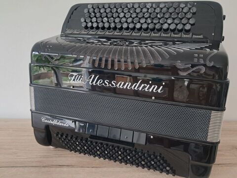 Accord�on convertisseur 120 basses Aulnoye-Aymeries (59)
