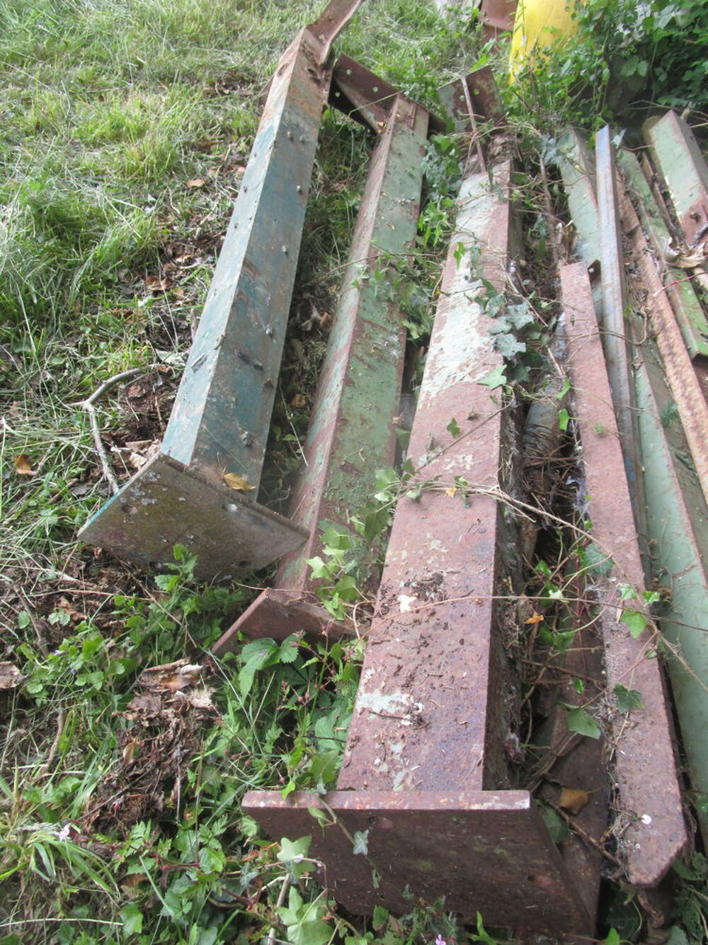 3 poteaux lourd fer 14x12 long 2m Bricolage