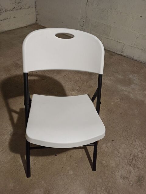   chaises d'appoint pliantes 100 Angers (49)