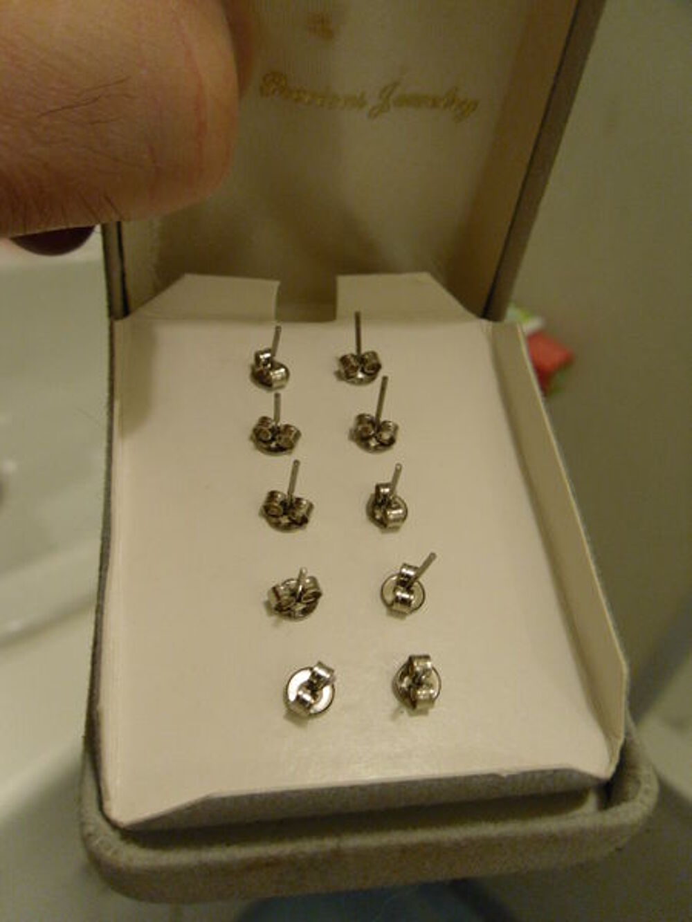 5 paires Boucles rondes Pierres V&eacute;ritables E.Neuf Bijoux et montres