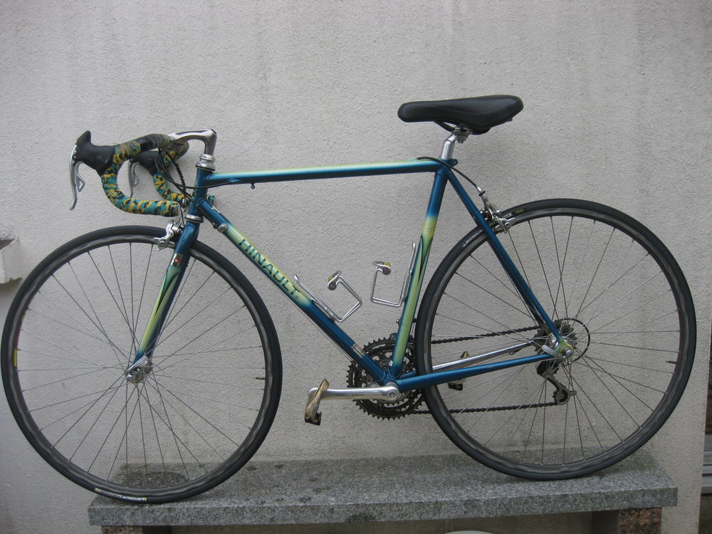 v&eacute;lo vintage hinault Vélos