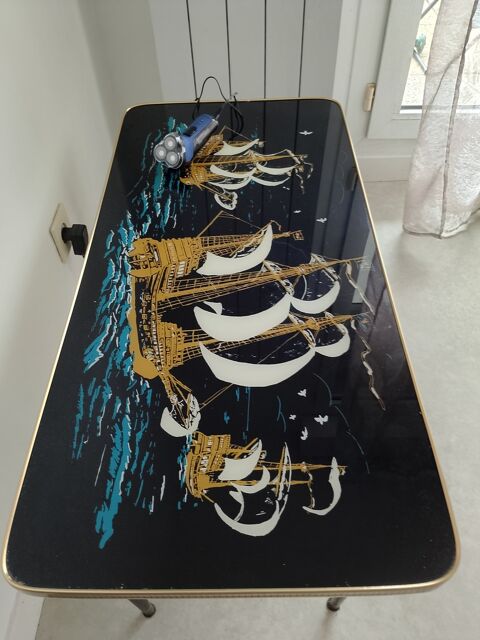 Table plateau voilier doré 90 Marcillat-en-Combraille (03)