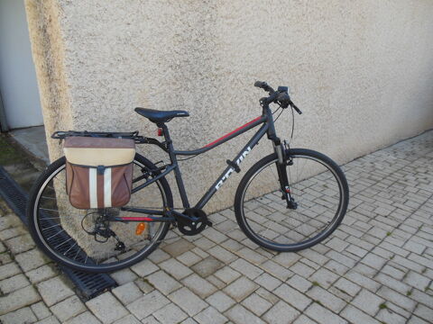 Vlo BTwin Riverside 500 trs peu servi,en parfait tat
99 Saint-tienne-les-Orgues (04)