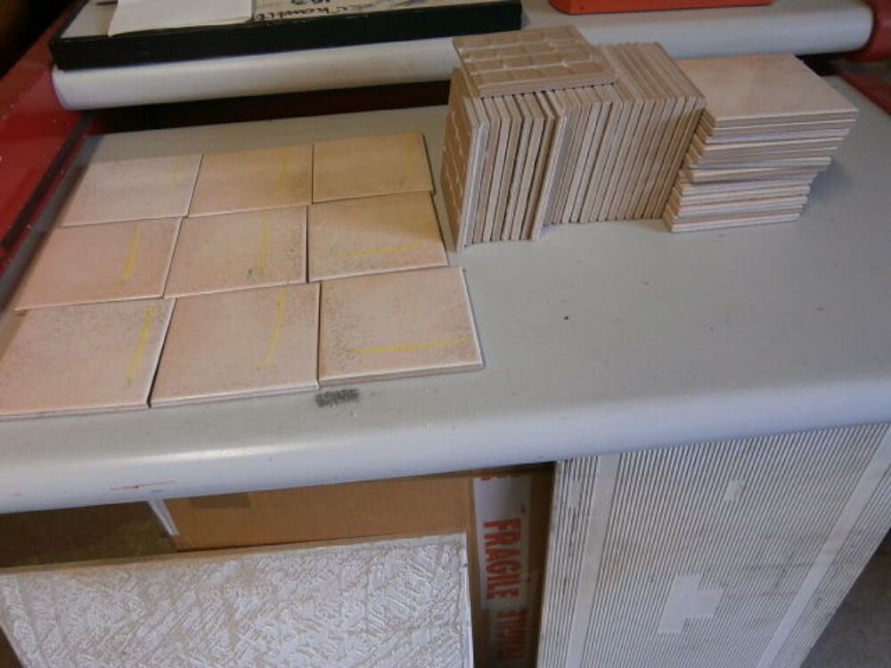 Lot carrelage rose p&acirc;le mouchet&eacute; 10x10cm 46 carreaux Décoration