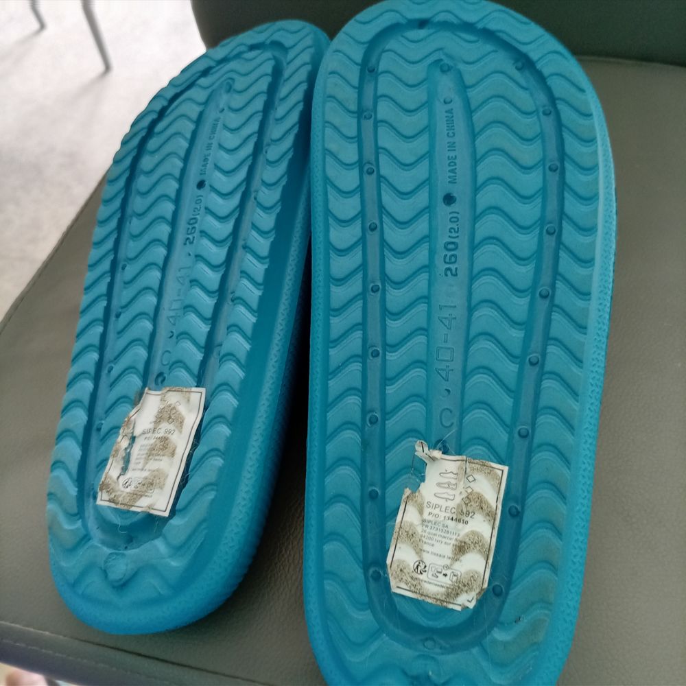 Claquettes femme de plage Chaussures
