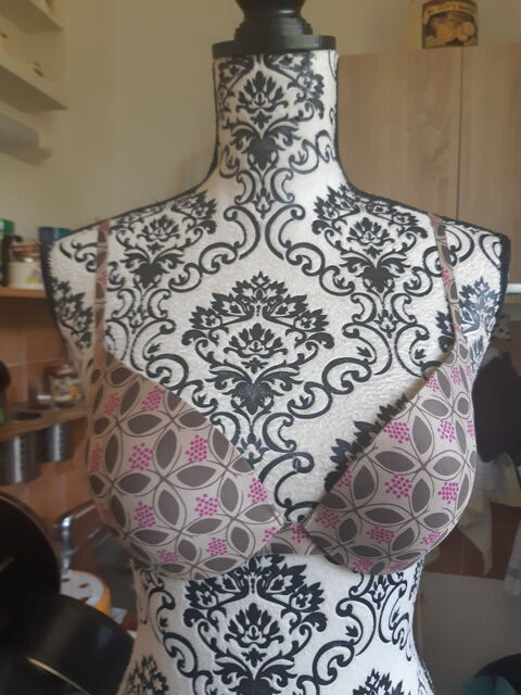  soutien gorge a motifs ULTIMATE BY ETAM Taille 90B
10 Lyon 5 (69)