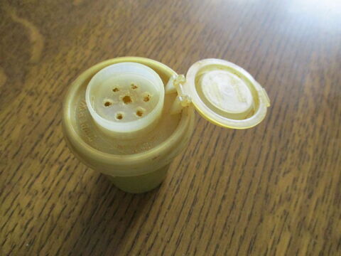 Poivrière tupperware vintage 0 Mérignies (59)