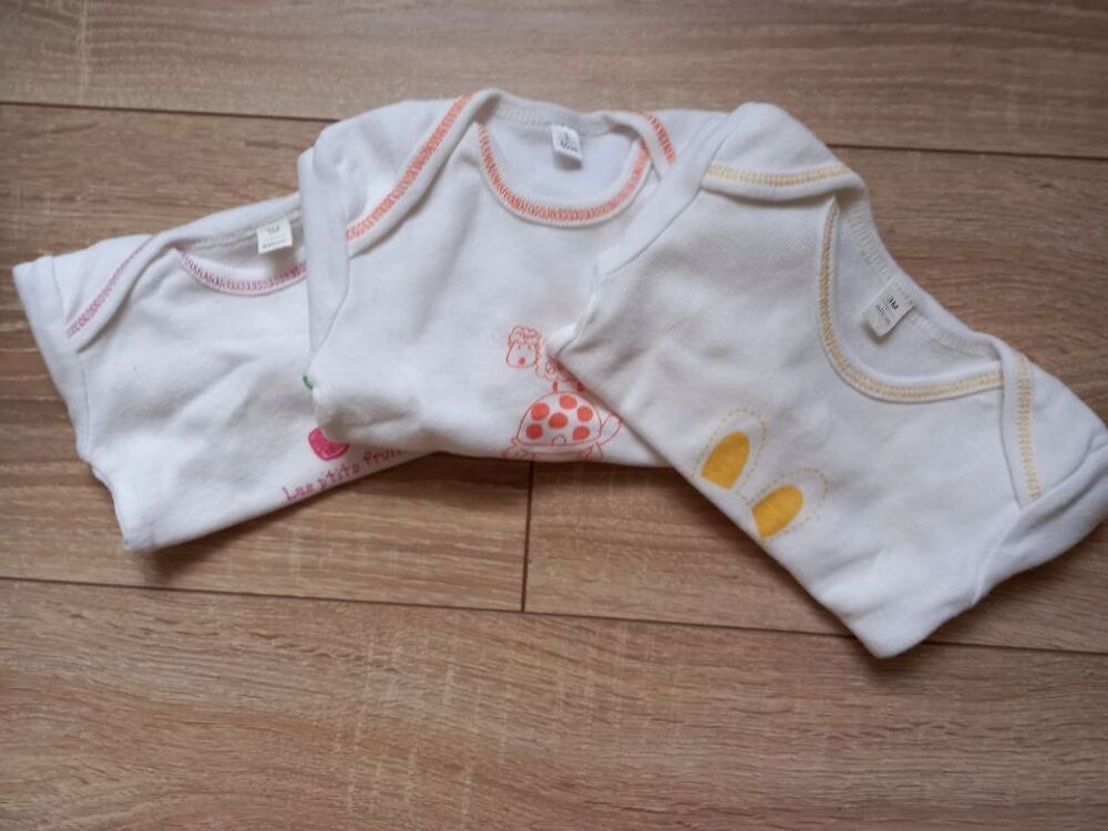 LOT 3 BODIS MANCHES COURTES 3 MOIS Vêtements enfants