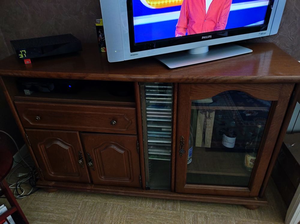 TABLE SALON ET MEUBLE TV
Meubles