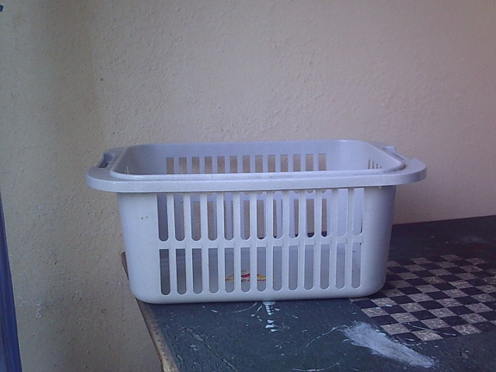 Paniers/Coffres &agrave; linge et/ou de rangement sans couvercle Meubles