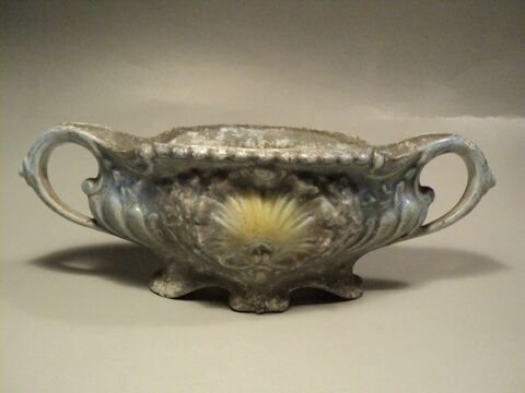 Jardini�re en Fonte �maill�e Style Rocaille / Fleurs. 60 Loches (37)