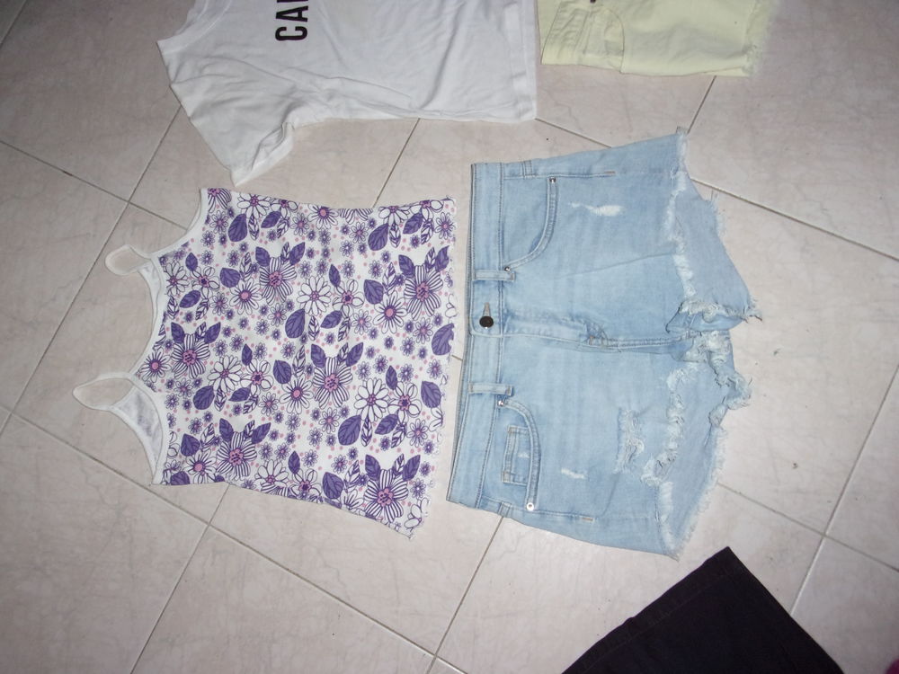 shorts et T shirts Vêtements