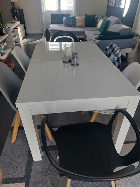 Table de salle � manger 100 Velluire (85)