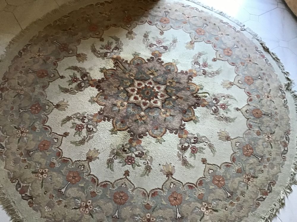 cherche tapis de salon rond, diam&egrave;tre 160 cm Décoration