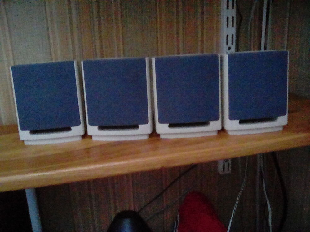 Enceinte quadriphonique + caisson de basse Audio et hifi